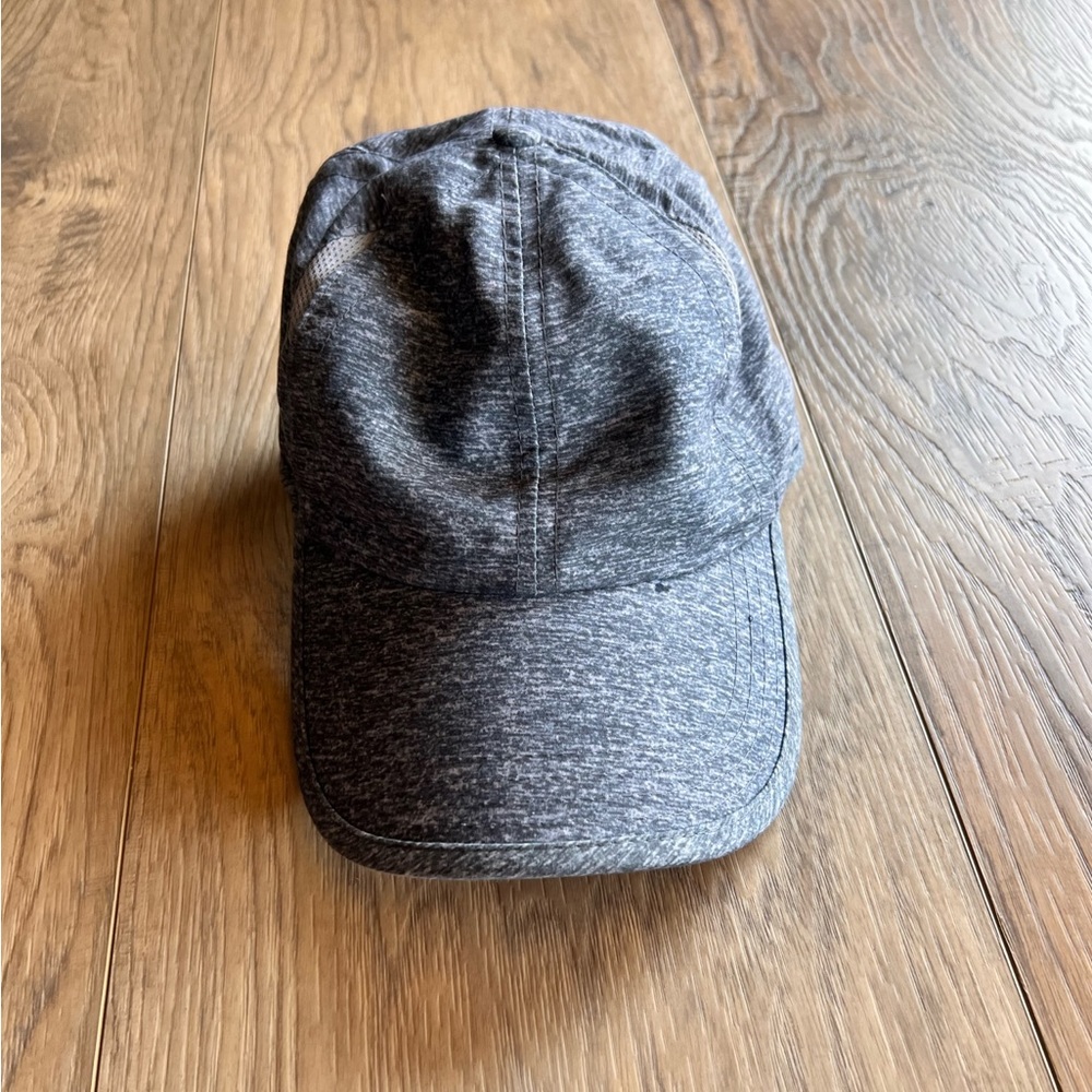 FABLETICS “The Running Hat” gray athletic baseball cap